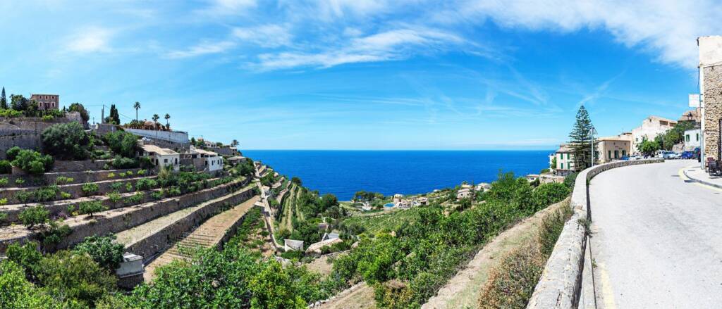 The history of Mallorca: from stone throwers to Balearic independence. Discover the Mallorca's journey. Palmallorca.com - Your Mallorca Community