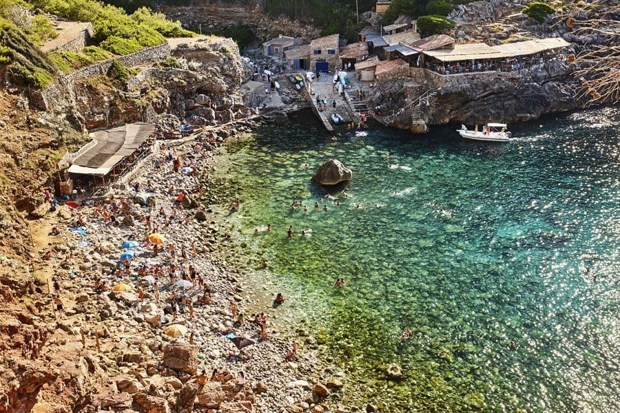 Beach in Deià in Mallorca - Cala de Deiá . Palmallorca.com - Mallorca Community