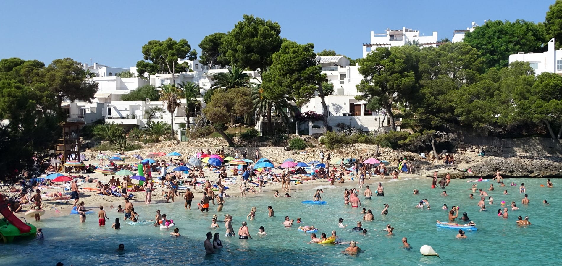 Rent a holiday home in Cala d'Or and enjoy a wonderful vacation on Mallorca - explore the beauty of Cala d'Or. Palmallorca.com - Mallorca Community.