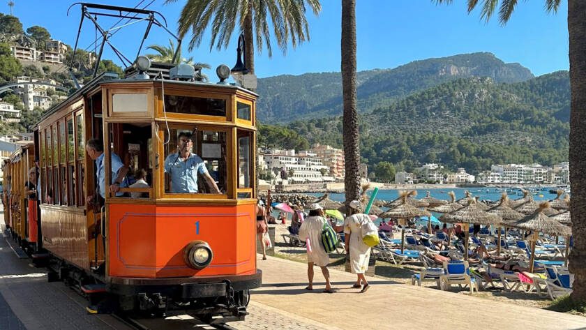 Enchanting Sóller to Port de Sóller tram. Visit to Port de Sóller with Palmallorca