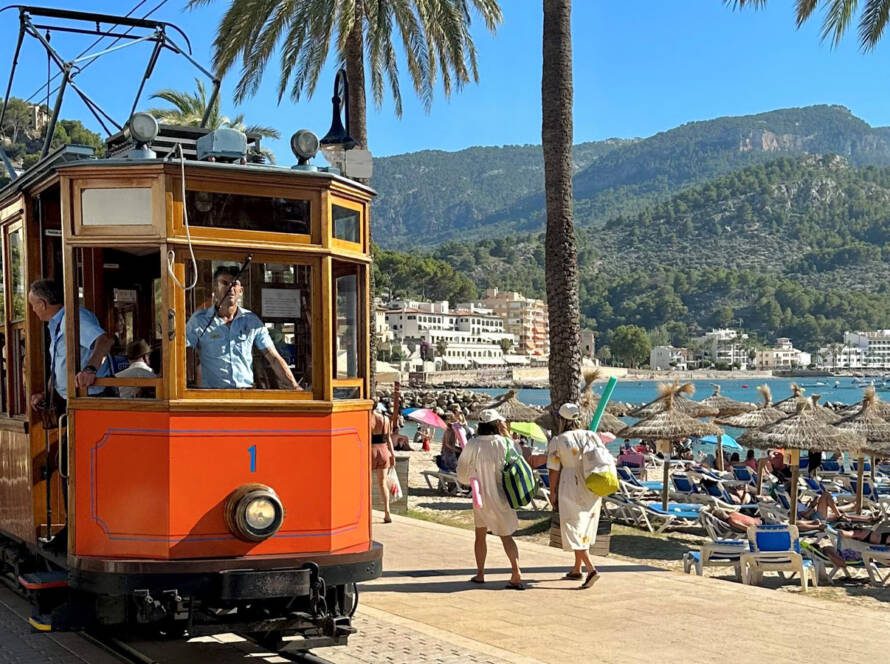 Enchanting Sóller to Port de Sóller tram. Visit to Port de Sóller with Palmallorca